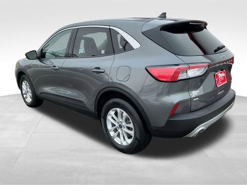 Used 2022 Ford Escape SE image 5