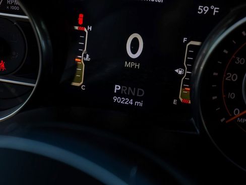 Used 2018 Jeep Wrangler Unlimited Sahara AWD/4WD image 18