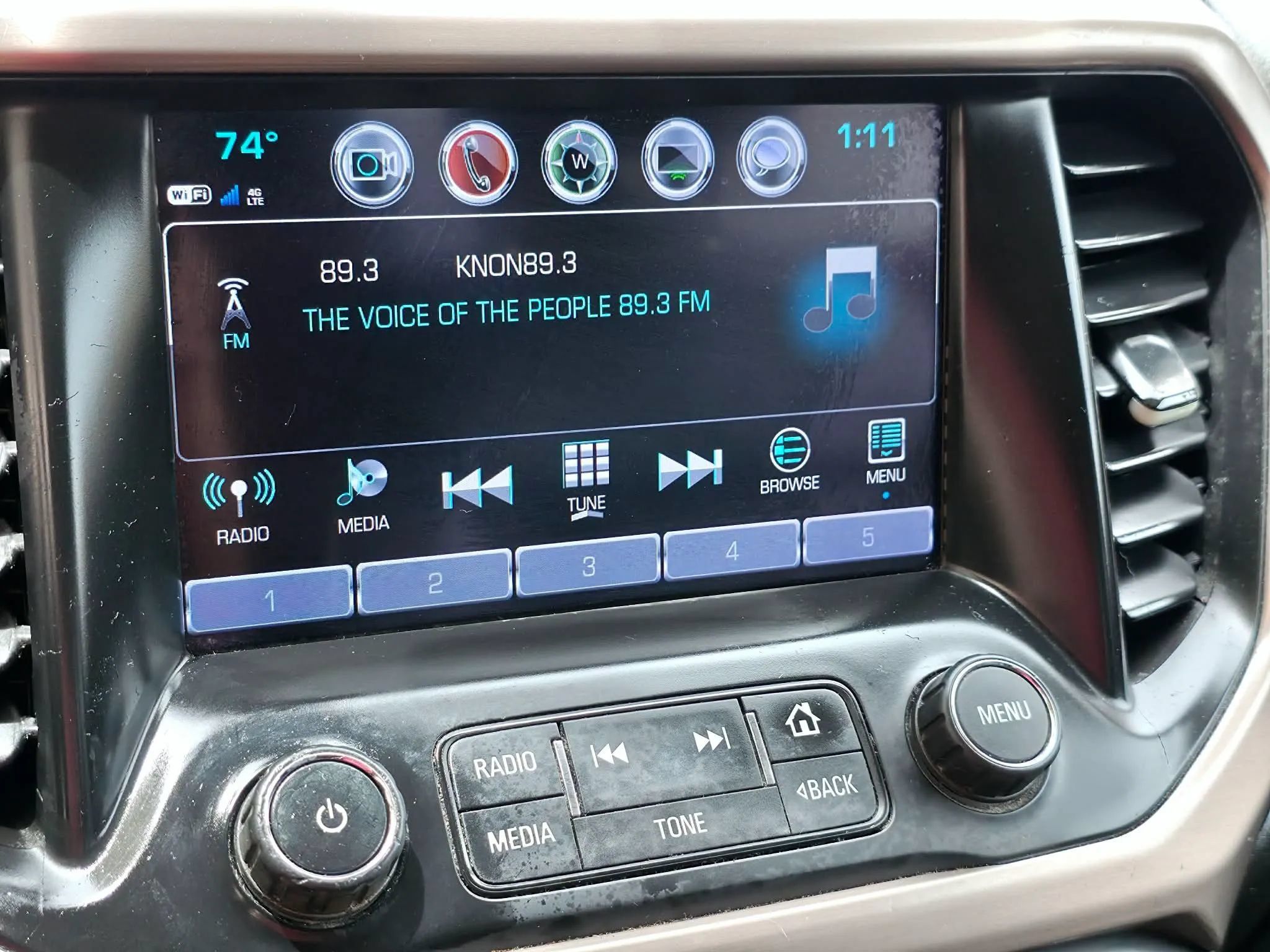 Used 2018 GMC Acadia Denali w/ Technology Package FWD image 25