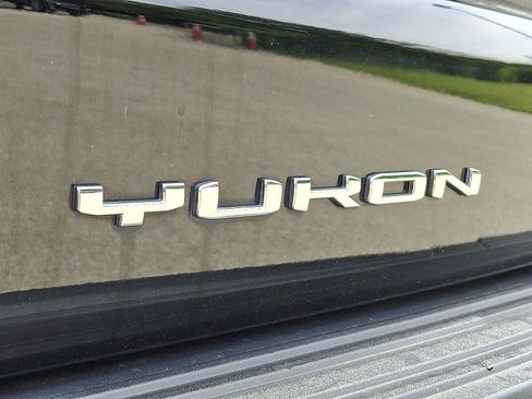 Used 2022 GMC Yukon SLT w/ SLT Premium Package AWD/4WD image 24