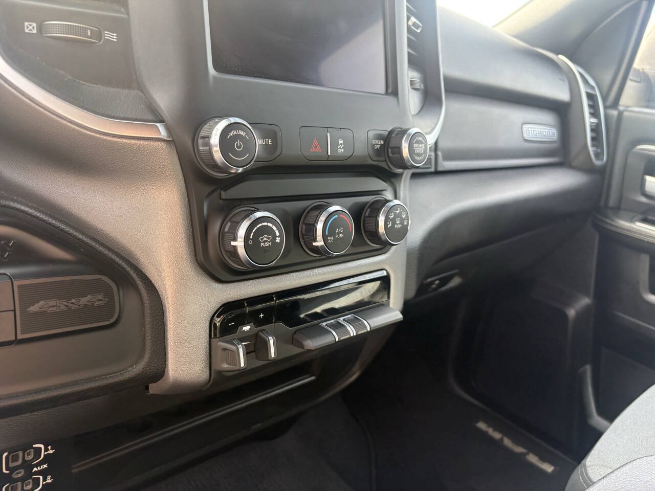 Used 2024 RAM 3500 Big Horn AWD/4WD image 16