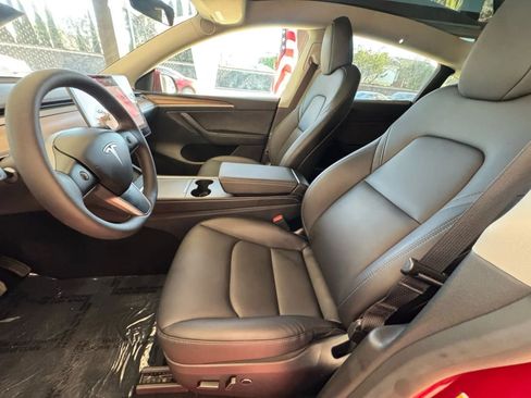 Used 2024 Tesla Model Y Long Range image 11