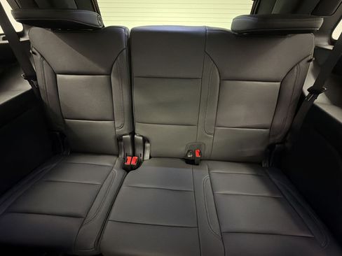 Used 2026 Chevrolet Tahoe Z71 w/ Comfort Package AWD/4WD image 24