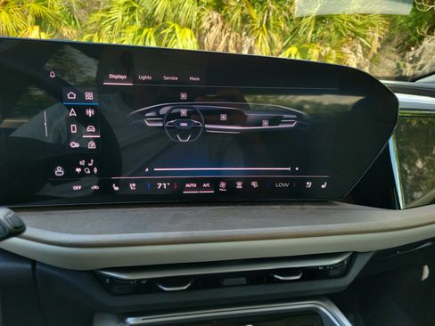 Used 2025 Audi Q5 Prestige image 25