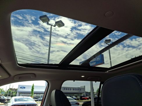 Used 2025 Honda Pilot Touring image 17