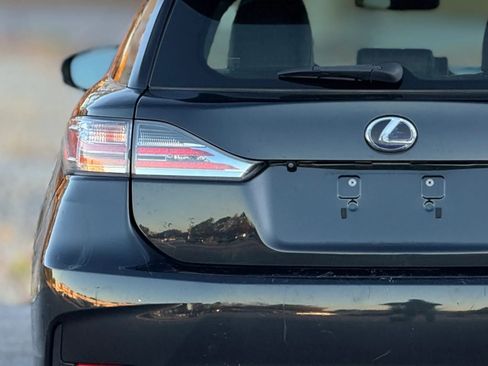 Used 2017 Lexus CT 200h image 13