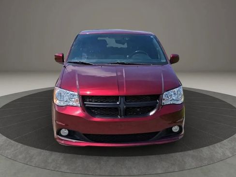Used 2019 Dodge Grand Caravan GT FWD image 3