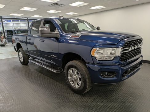 Used 2024 RAM 2500 Big Horn w/ Sport Appearance Package image 3