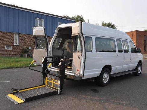 Used 2013 Ford E-250 and Econoline 250 Extended w/ PWR Group image 1