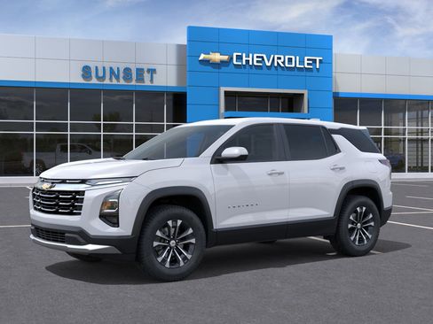 New 2026 Chevrolet Equinox LT image 2