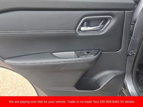 Used 2025 Nissan Rogue Platinum w/ Platinum Premium Package AWD/4WD image 33