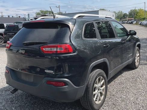 Used 2014 Jeep Cherokee Latitude w/ Cold Weather Group AWD/4WD image 4