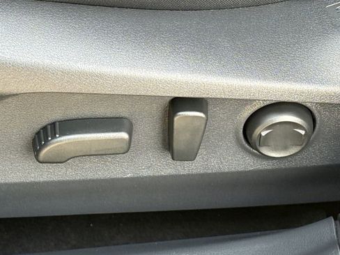 Used 2025 Subaru Outback Premium image 22