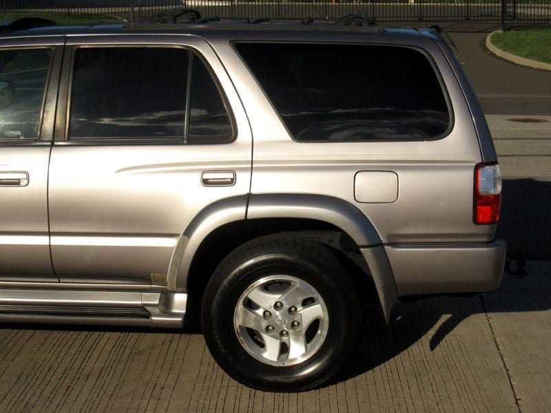Used 2002 Toyota 4Runner SR5 RWD image 8