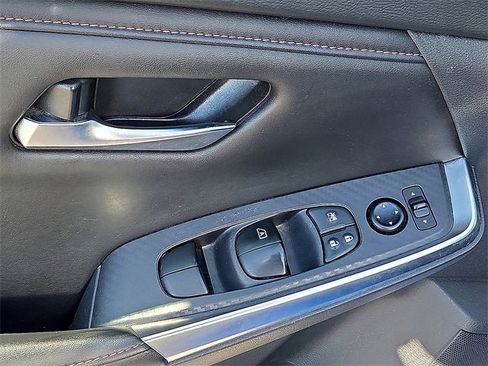 Used 2023 Nissan Sentra SR w/ SR Premium Package image 16