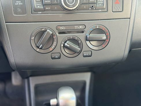 Used 2011 Nissan Versa SL w/ Premium Pkg image 19