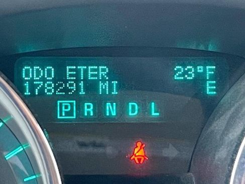 Used 2010 Chevrolet Traverse LT w/ Personal Connectivity Package image 39