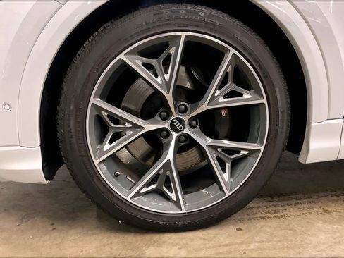 Used 2023 Audi SQ8 Prestige w/ Prestige Package image 11