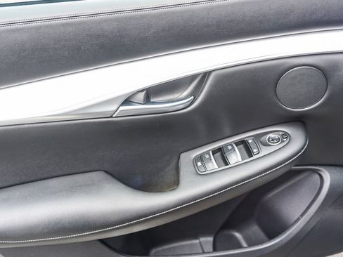 Used 2020 INFINITI QX50 Luxe w/ Navigation Package FWD image 18