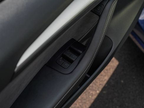 Used 2023 Tesla Model 3 Standard Range RWD image 10