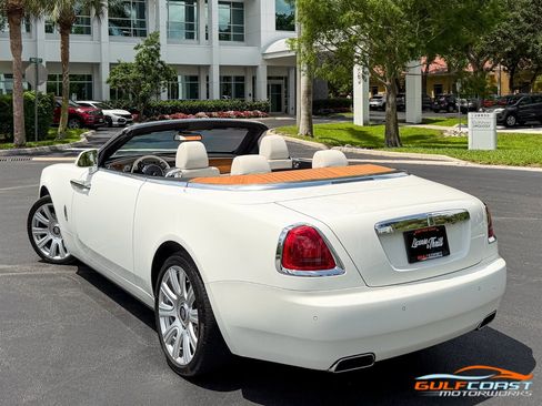 Used 2017 Rolls-Royce Dawn RWD image 48
