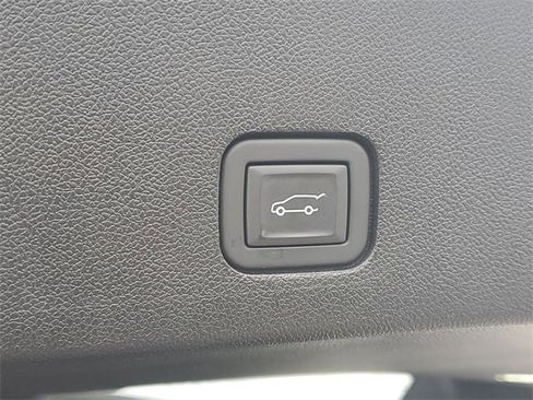 Certified 2024 Cadillac XT6 Premium Luxury w/ Technology Package image 10