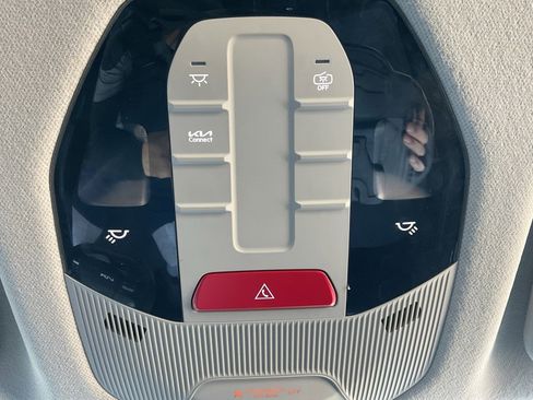 Used 2025 Kia K4 LXS image 27