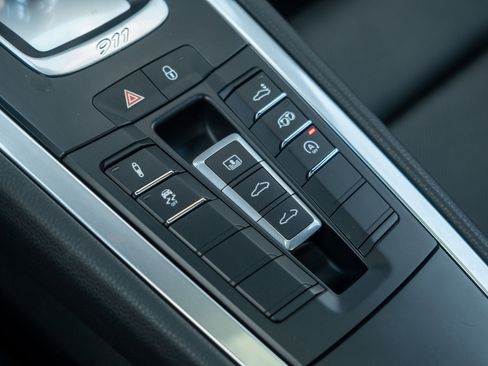 Used 2019 Porsche 911 Carrera 4S AWD/4WD image 35