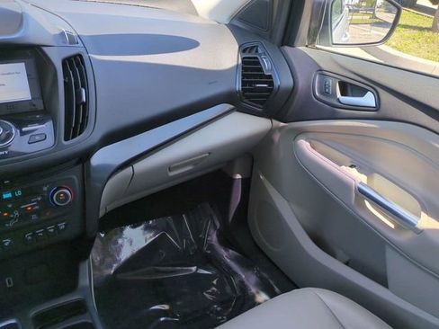 Used 2019 Ford Escape Titanium image 17