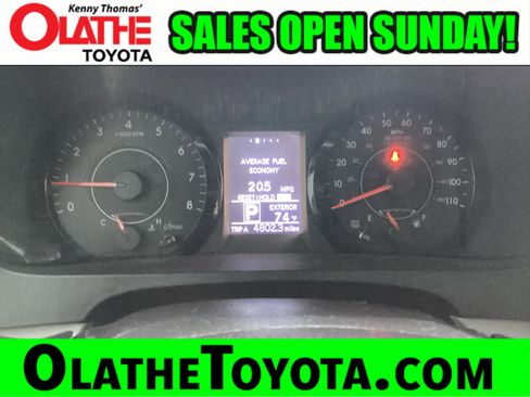 Used 2015 Toyota Sienna L image 6