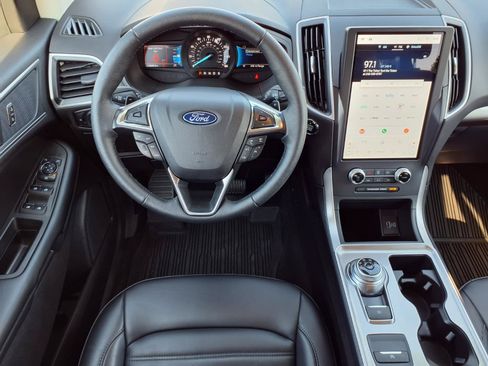 Used 2024 Ford Edge SEL w/ Convenience Package AWD/4WD image 6
