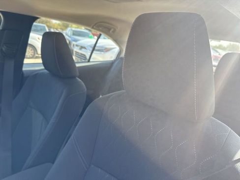 Used 2025 Toyota Corolla LE image 9