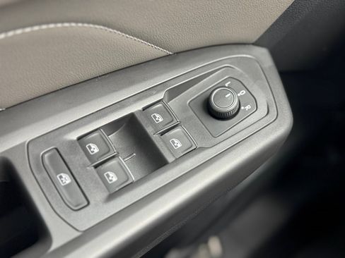 Used 2023 Volkswagen Atlas Cross Sport SE w/ Panoramic Sunroof Package image 11