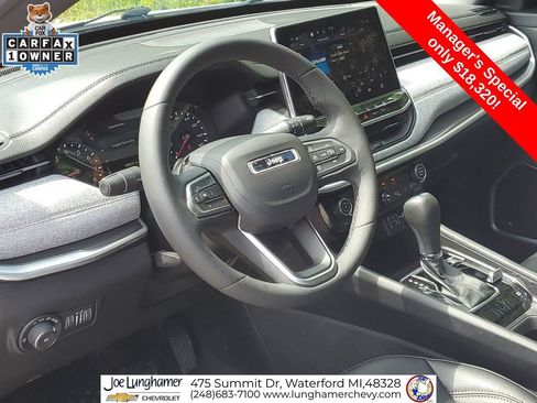Used 2024 Jeep Compass Latitude w/ Sun and Sound Group AWD/4WD image 12