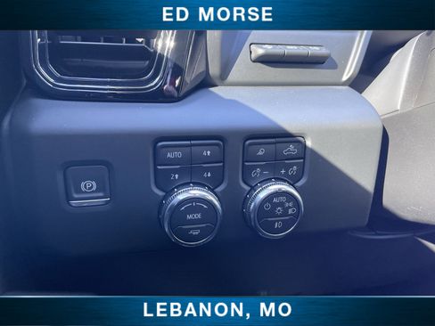 Used 2024 GMC Sierra 1500 AT4 w/ Technology Package image 17