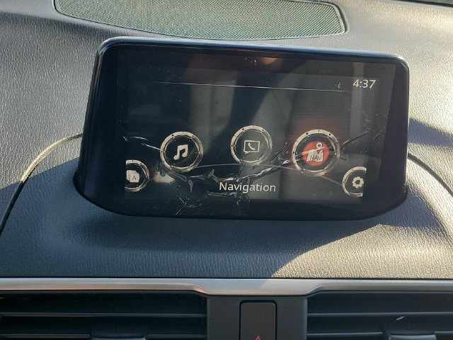 Used 2018 MAZDA MAZDA3 Sport w/ Preferred Equipment Package FWD image 11