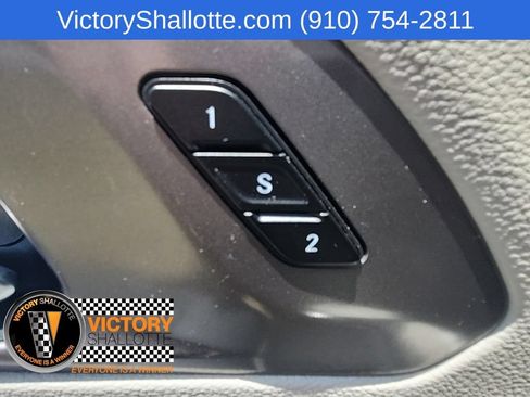 Certified 2024 Chrysler Pacifica Limited FWD image 21