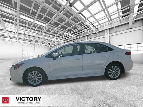 Used 2026 Toyota Corolla LE image 6