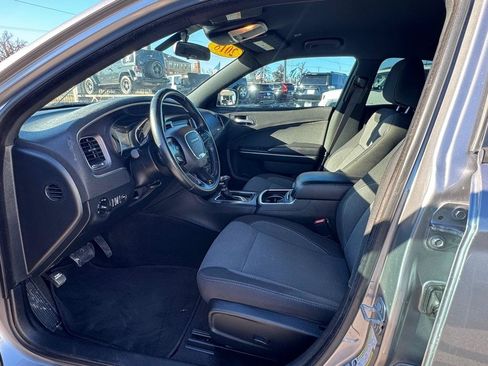 Used 2018 Dodge Charger SXT RWD image 7