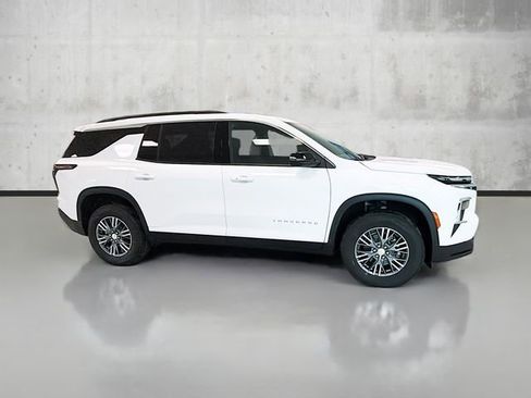 New 2026 Chevrolet Traverse LT image 4
