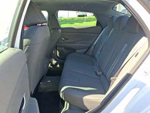 Certified 2025 Hyundai Elantra Hybrid w/ Cargo Package FWD image 11