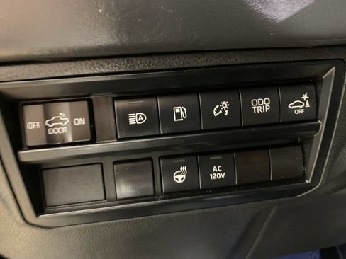 Used 2023 Toyota Tundra Platinum AWD/4WD image 19