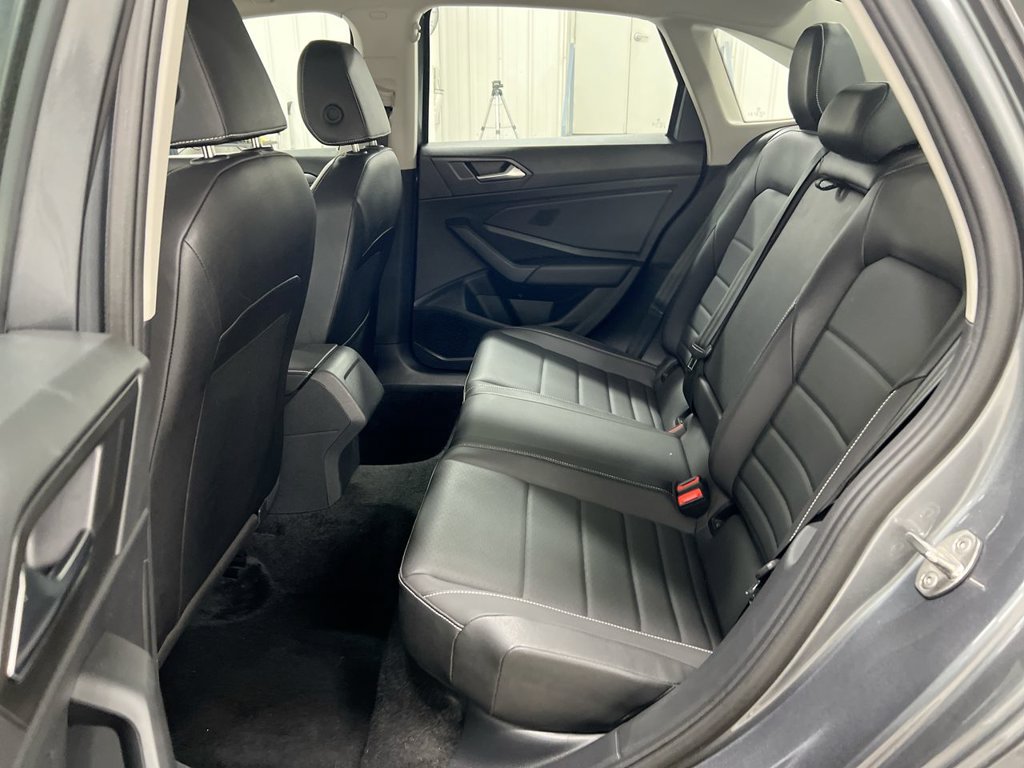 Used 2024 Volkswagen Jetta SE FWD image 21
