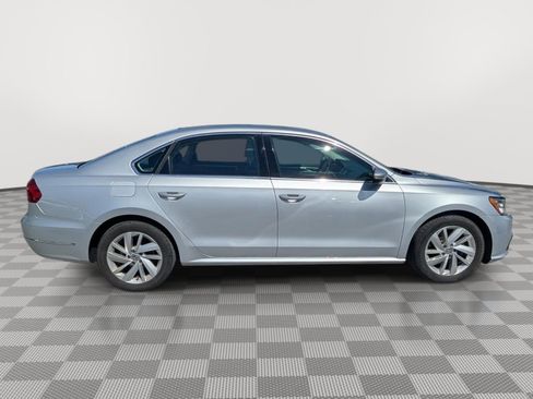 Used 2018 Volkswagen Passat 2.0T SE FWD image 6