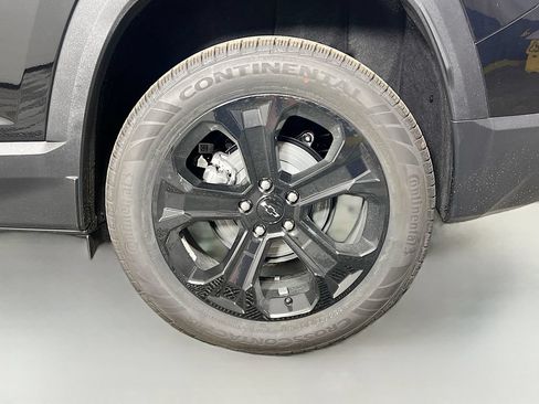New 2026 Chevrolet Equinox LT w/ Convenience Package II FWD image 30