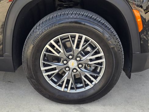 Certified 2026 Chevrolet Traverse LT FWD image 27
