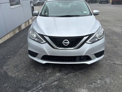 Used 2019 Nissan Sentra SV image 2