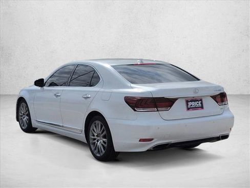 Used 2013 Lexus LS 460 AWD w/ Comfort Pkg image 8