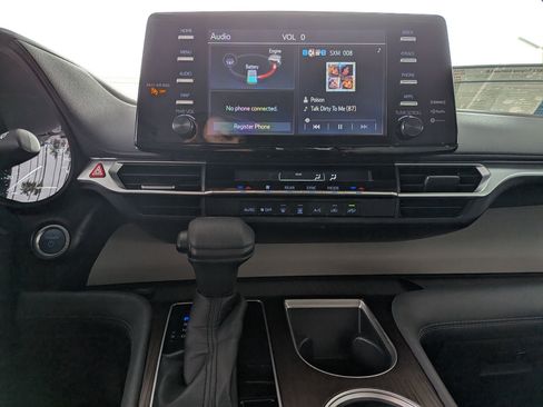 Used 2022 Toyota Sienna LE image 19