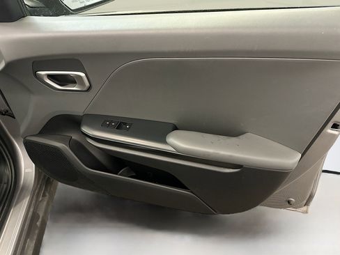 Used 2025 Kia K4 LXS image 33